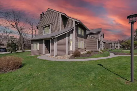 1265 Gristmill Ct, Hidden Valley, PA 15502