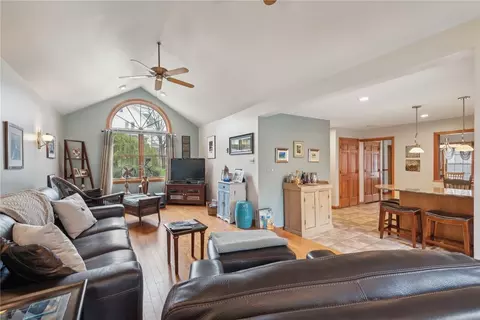 717 8th St, Irwin, PA 15642 photo 12