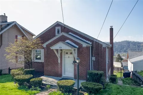 914 Chester St, Springdale, PA 15144