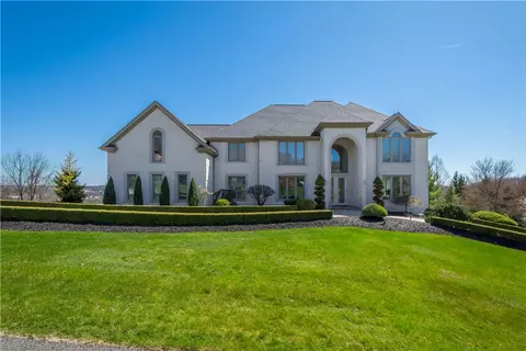 2000 English Turn Dr, Presto, PA 15142