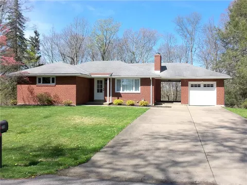 239 Woodside Dr, Washington, PA 15301