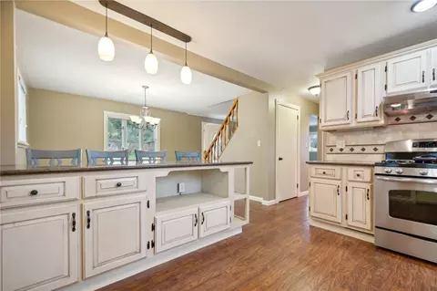 Kitchen - 2127 Elizabeth Ct, Export, PA 15632 photo 2 of 3