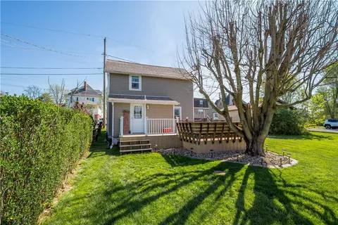 152 N Haft, Houston, PA 15342