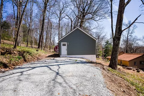 150 William Penn Trl, Ohiopyle, PA 15470