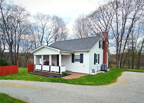 811 Greensburg Pike, West Newton, PA 15089