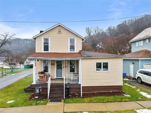 225 Elizabeth Ave, Evans City, PA 16033