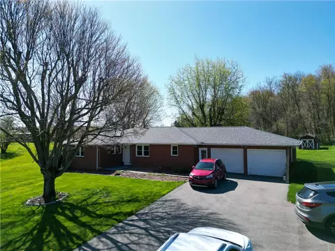 470 Achortown Rd, Beaver Falls, PA 15010