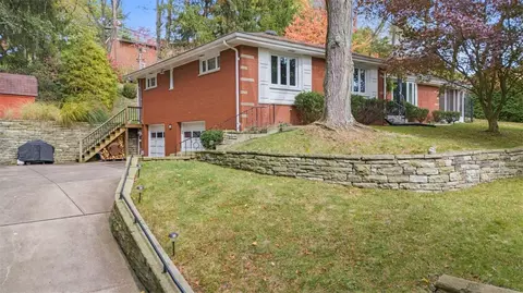 15 Shannopin Dr, Pittsburgh, PA 15202