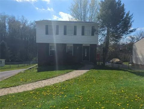 1900 Colleen Dr, Irwin, PA 15642