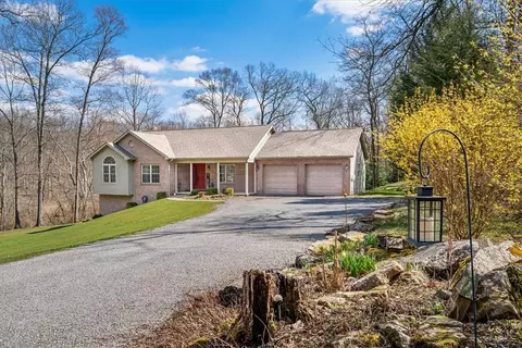 4199 Woodland Rd, Butler, PA 16002