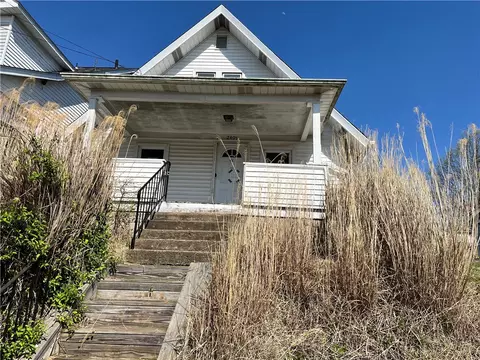 2409 Collins St, Mckeesport, PA 15132