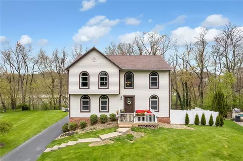 187 Woodbine Dr, Cranberry Township, PA 16066