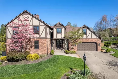 1811 S Villa Dr, Gibsonia, PA 15044