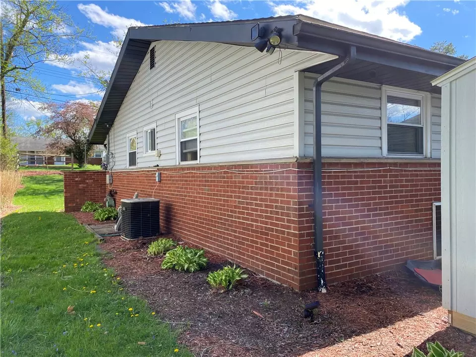 Exterior - 811 Garden City Dr, Monroeville, PA 15146 photo 6 of 7