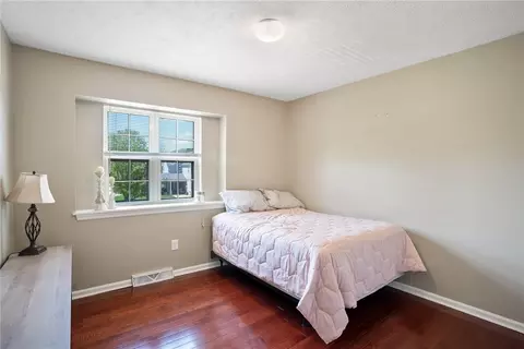 Bedroom - 303 Covington Ct, Seven Fields, PA 16046 photo 3 of 6