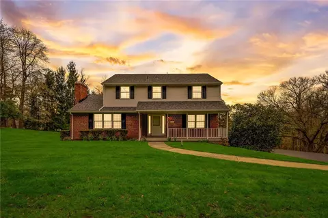 695 Franklin Rd, Mars, PA 16046