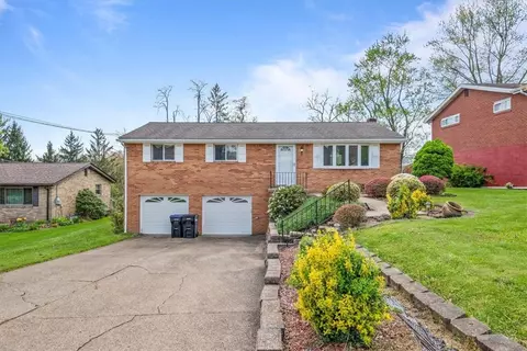 209 Clubside Dr, Coraopolis, PA 15108
