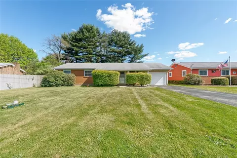 204 Ridgefield Dr, Greensburg, PA 15601