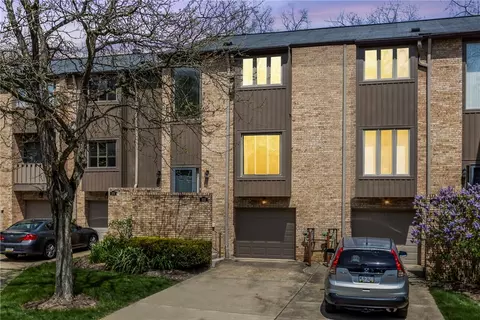 318 Central Dr, Cranberry Township, PA 16066