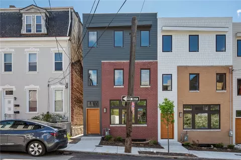 226 38th St, Pittsburgh, PA 15201