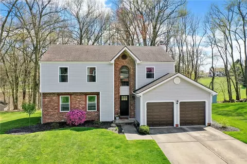 125 Woodbine Dr, Cranberry Township, PA 16066