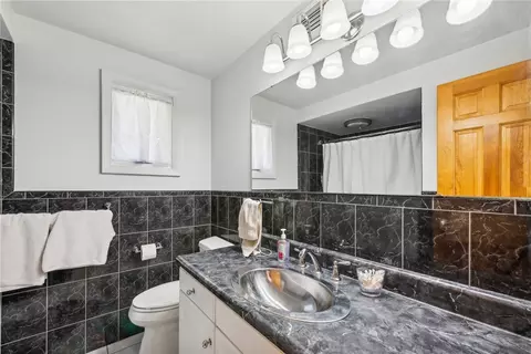 Bath - 11267 Drop Rd, Irwin, PA 15642 photo 3 of 3
