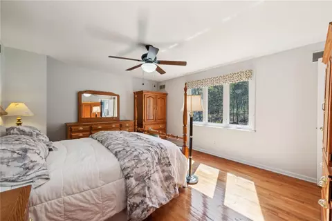 Bedroom - 11267 Drop Rd, Irwin, PA 15642 photo 3 of 7