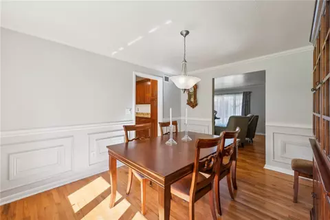 Dining - 11267 Drop Rd, Irwin, PA 15642 photo 3 of 3