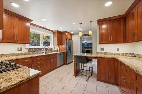 Kitchen - 11267 Drop Rd, Irwin, PA 15642 photo 2 of 5