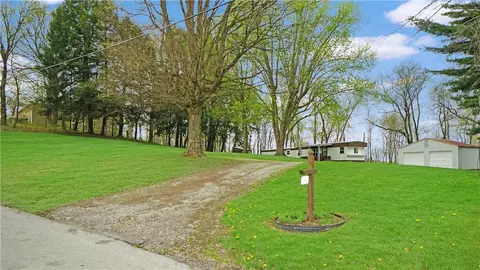 297 Paris Colliers Rd, Burgettstown, PA 15021