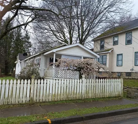 9 Church St, Greenville, PA 16125