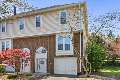 519 Lakewood Dr, Monroeville, PA 15146