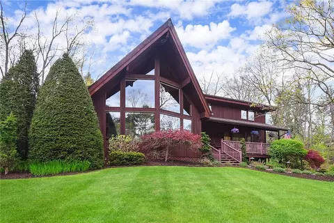 107 Berkeley Dr, Pittsburgh, PA 15237