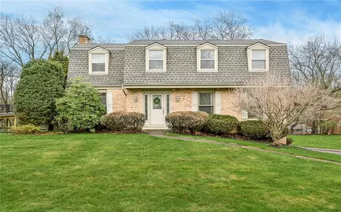 8044 Broadlawn Dr, Pittsburgh, PA 15237