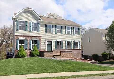 206 Chinkapin Dr, Natrona Heights, PA 15065