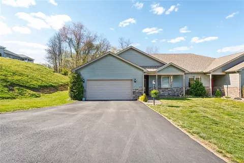 428 Wineberry Ridge Ct, Irwin, PA 15642