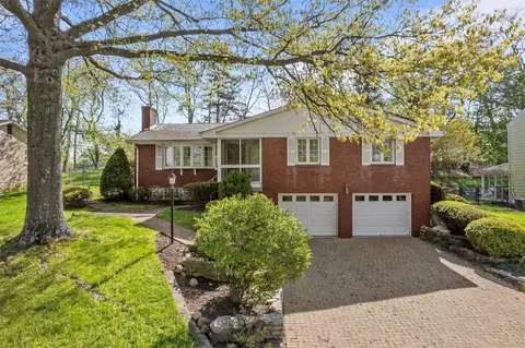 418 Englewood Dr, Pittsburgh, PA 15237