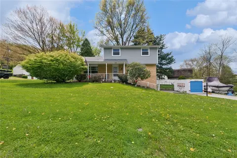 444 Manor Rd, Delmont, PA 15626