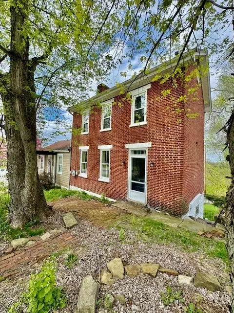 76 E Main St, West Middletown, PA 15379
