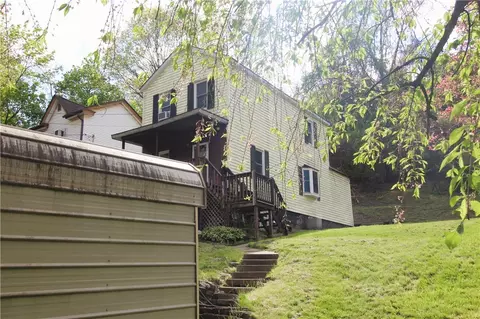 1110 Creek St, Homestead, PA 15120