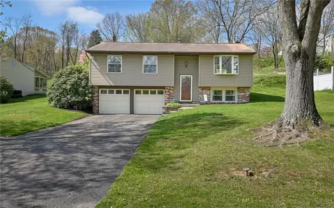 23 Deer Park Dr, Cheswick, PA 15024