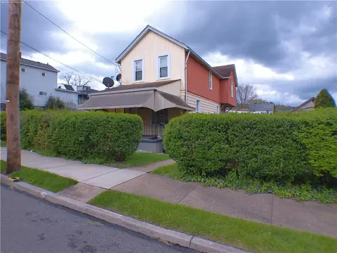 1608 Walnut St, Carnegie, PA 15106
