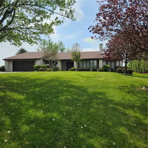 136 Heritage Hills Rd, Uniontown, PA 15401