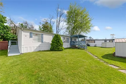 63 Arlington Dr, Imperial, PA 15126