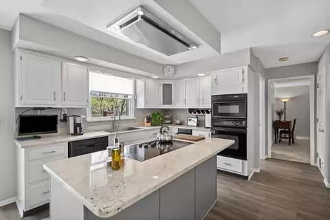 Kitchen - 11775 Frieda Dr, Irwin, PA 15642 photo 3 of 5
