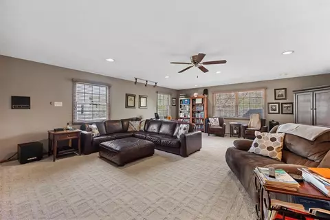 Living - 11775 Frieda Dr, Irwin, PA 15642 photo 6 of 6