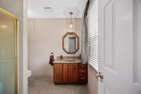 Bath - 11775 Frieda Dr, Irwin, PA 15642 photo 1 of 6