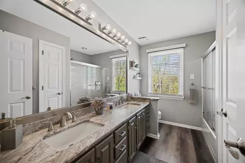 Bath - 11775 Frieda Dr, Irwin, PA 15642 photo 5 of 6
