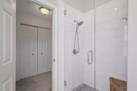 Bath - 11775 Frieda Dr, Irwin, PA 15642 photo 4 of 6