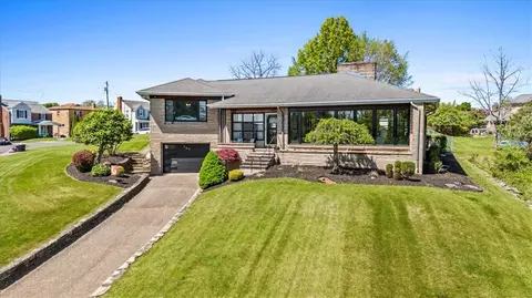 320 Thornwood Dr, Canonsburg, PA 15317